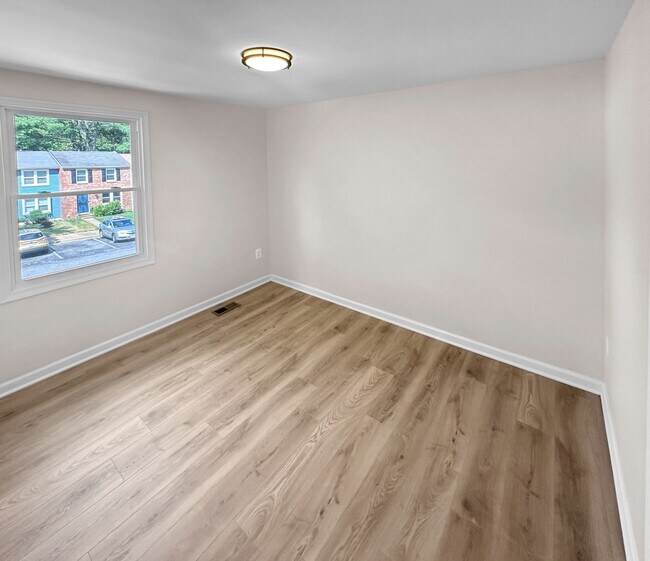 Building Photo - 340 Possum Ct