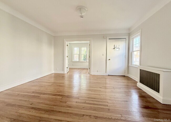 Building Photo - 453 Beach Ave