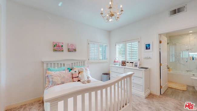 Building Photo - 4950 Densmore Ave