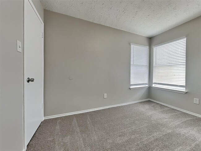 Building Photo - 15243 Bedford Glen Dr