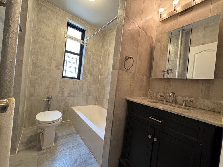 Building Photo - 377 Montgomery St