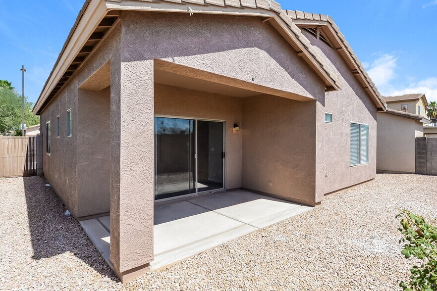 Building Photo - 2192 N Holguin Way