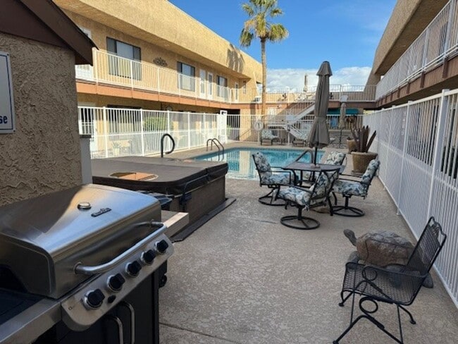 Building Photo - 1 BR 2Ba Condo across Colorado River, pool,spa,gated entry-All Appliances included
