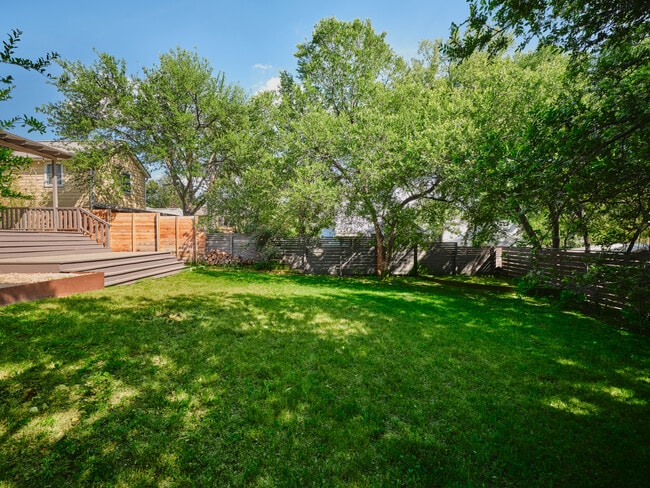 Building Photo - 1705 W 11th St