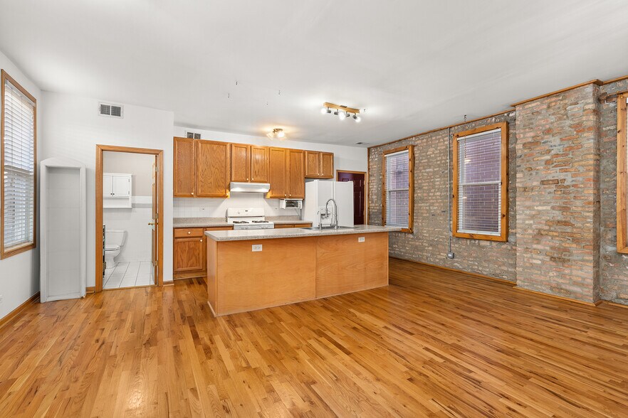 Building Photo - 1509 W Thomas St