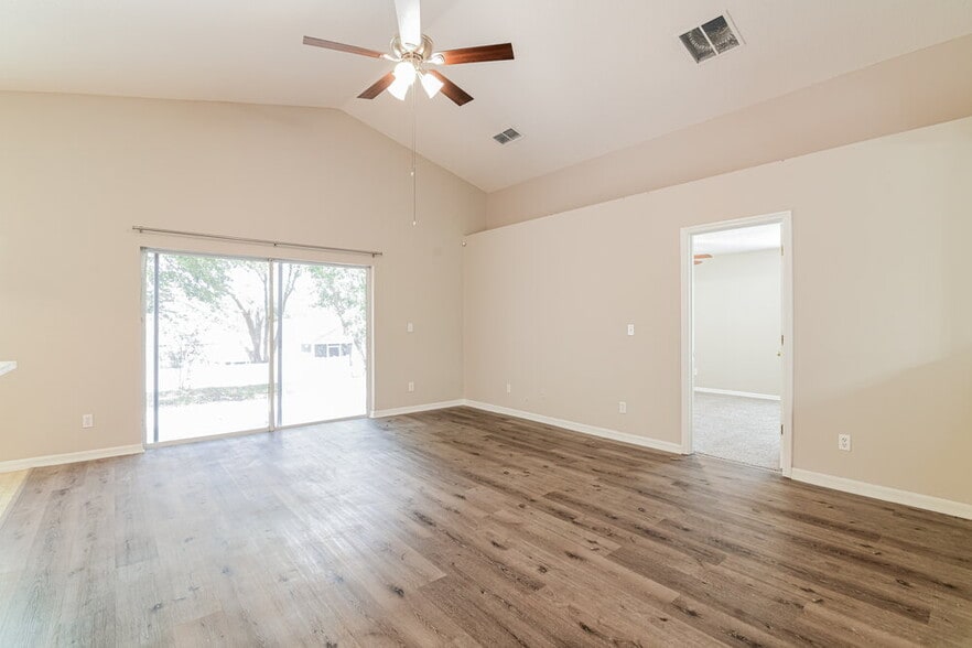 Building Photo - 2055 Newtown Rd