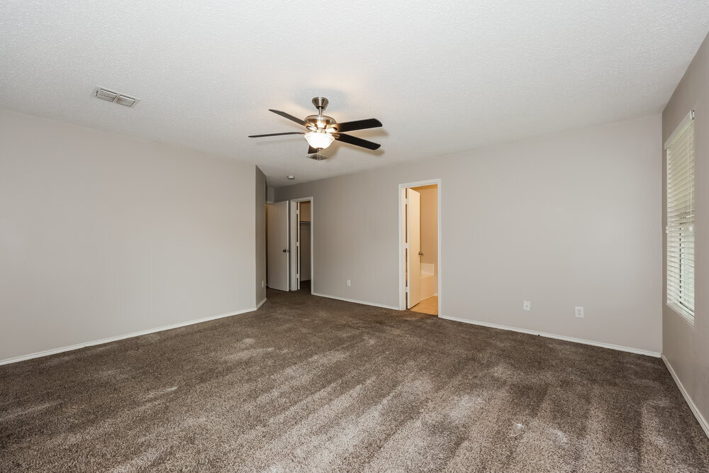 Building Photo - 8412 Seven Oaks Ln