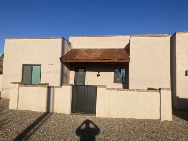 Primary Photo - 5730 N Williams Dr