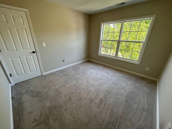 Building Photo - 4 Bedroom | 3 Bathroom Apex Home with Fenc...