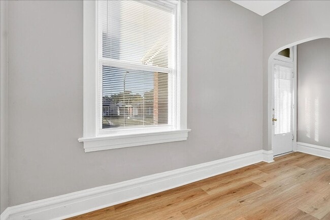 Building Photo - SUITE LIFE OF LONDON TILDEN