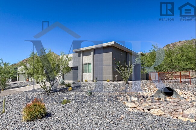 Building Photo - 2Bed/2.5Bath Home in Cave Creek! $1799 MOV...