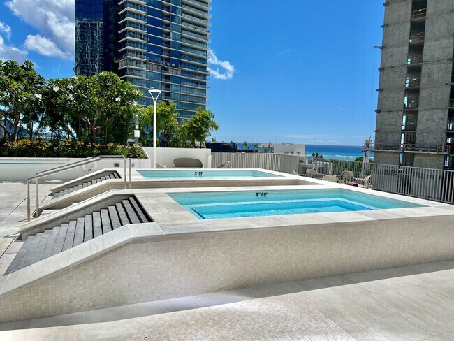 Building Photo - Well Maintained 1 Bed, 1 Bath, 1 parking i...