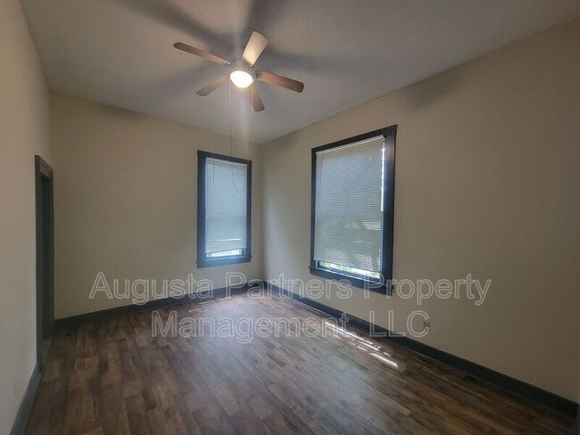 Building Photo - 508 3rd St