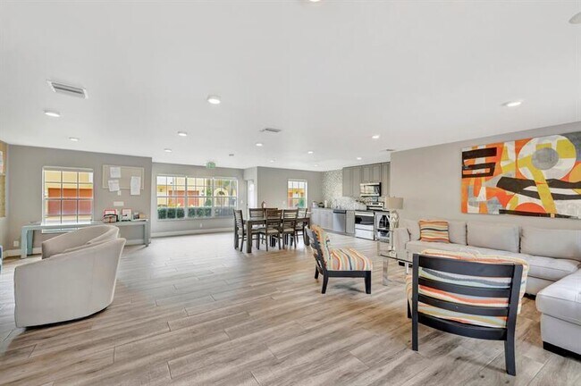 Building Photo - 2121 S Ocean Blvd