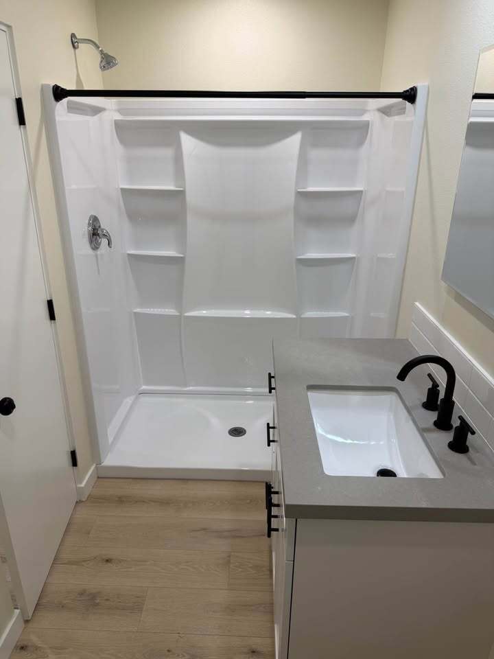 Building Photo - 1956 W 9th St