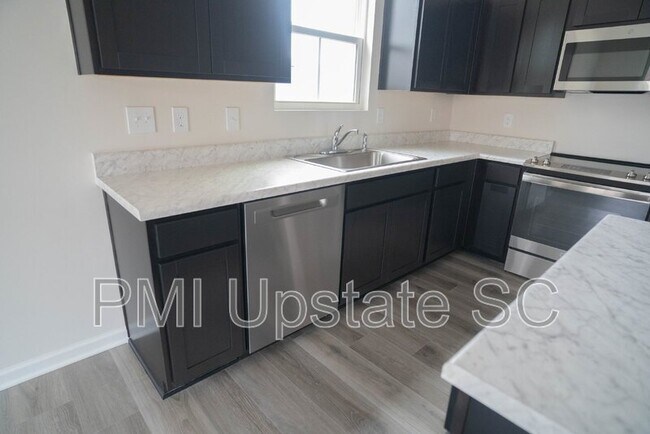 Building Photo - 132 Wls Sta Rd