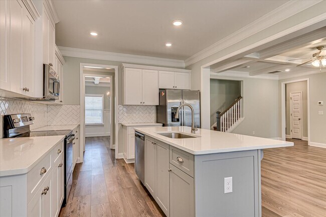 Building Photo - 705 Navan Ln