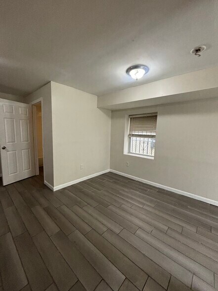 Building Photo - 241 Fabyan Pl