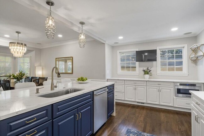 Building Photo - 97 Huntington Rd NE