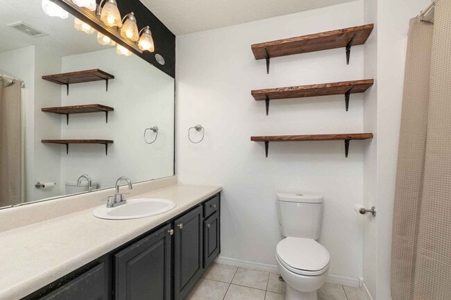 Building Photo - Updated 3-Bed, 2-Bath All-Brick Home for R...