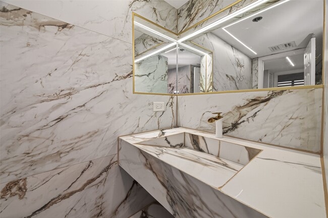 Building Photo - 3525 Sage Rd