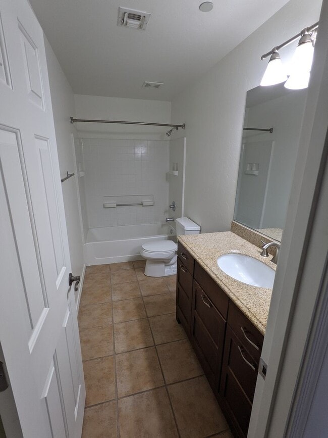 Building Photo - 4 Bedroom and 2.5 Bath Rental