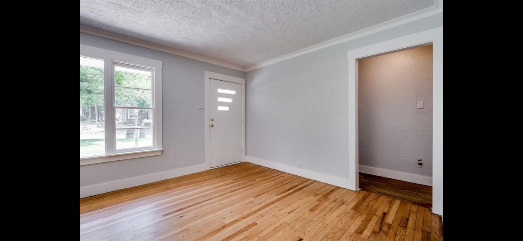 Building Photo - 702 W Brockett St