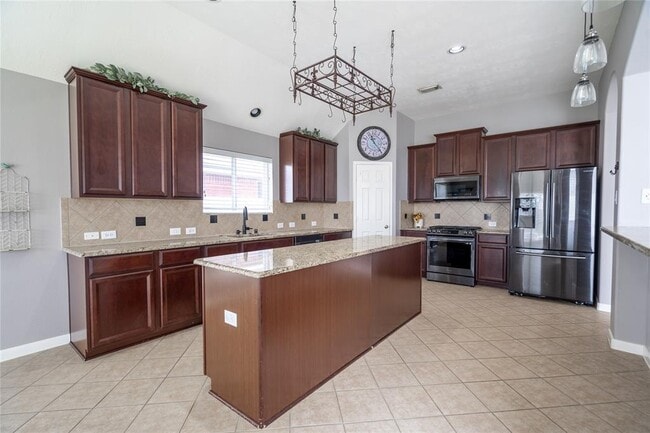 Building Photo - 2435 Golden Fork Dr