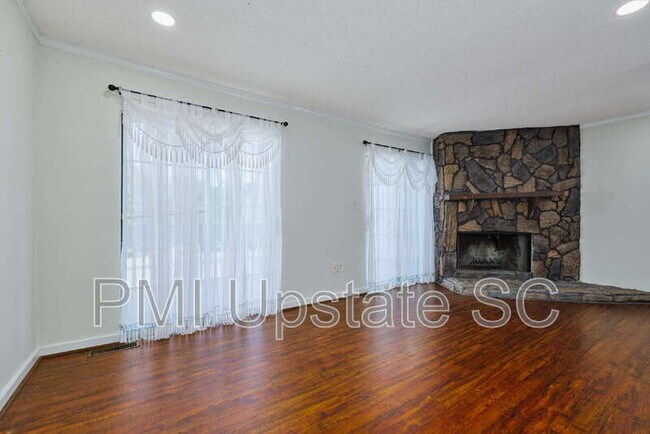 Building Photo - 98 Topsail Ct