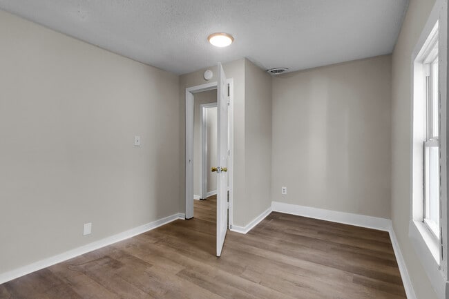 Building Photo - 605 1st Ave