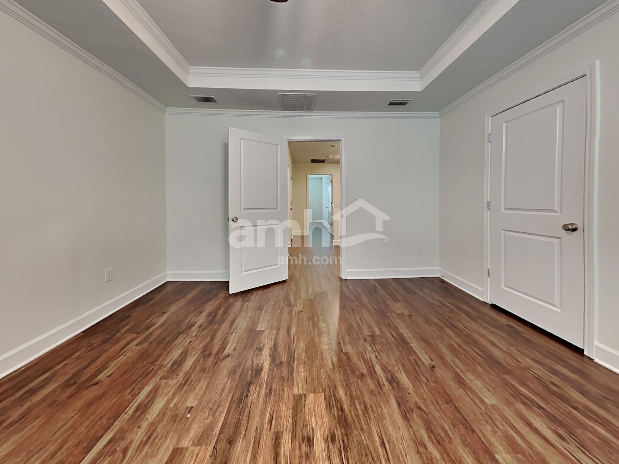 Building Photo - 995 Tan Tara Trl