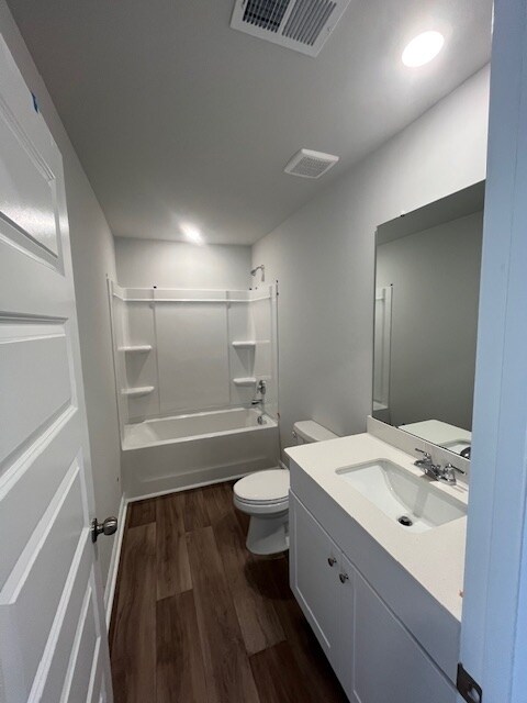 Building Photo - 2033 Osprey Isle Ln SW