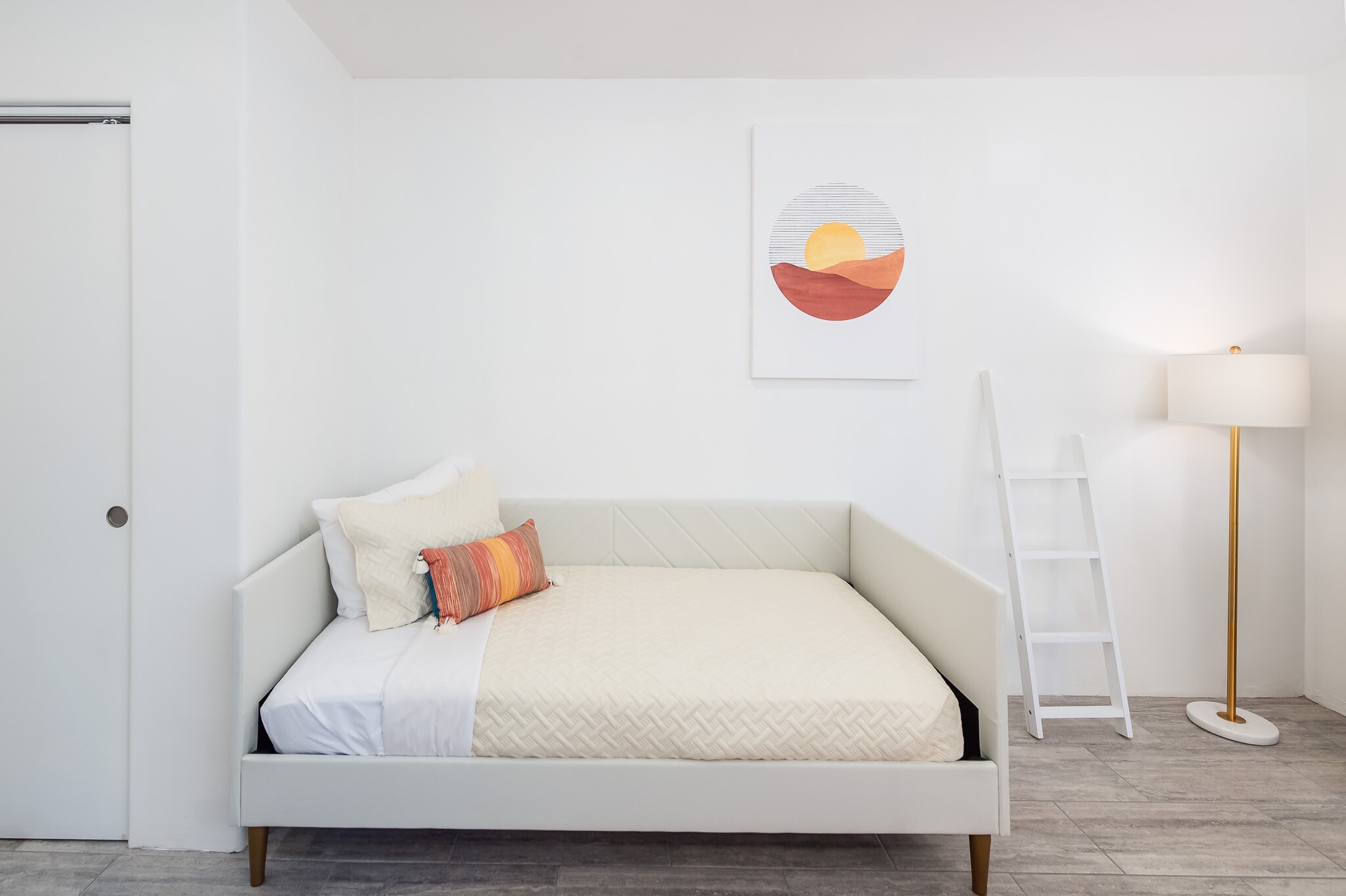 Building Photo - 350 Panorama Blvd