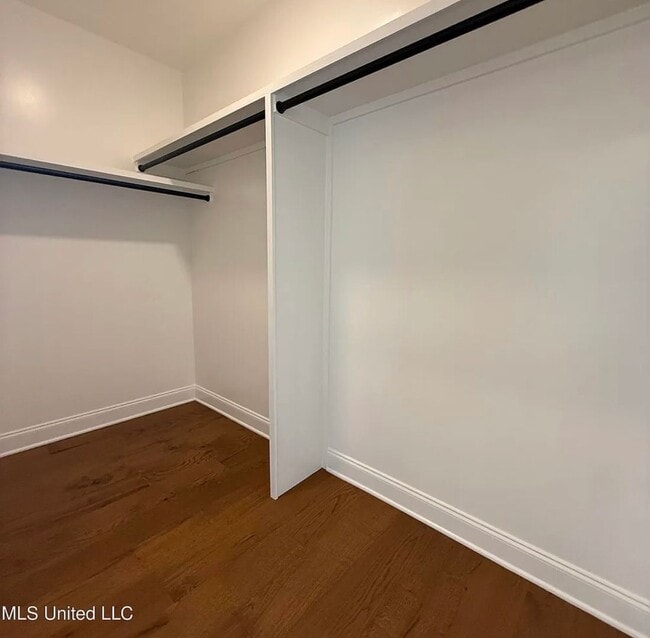 Building Photo - 607 Sunflower St