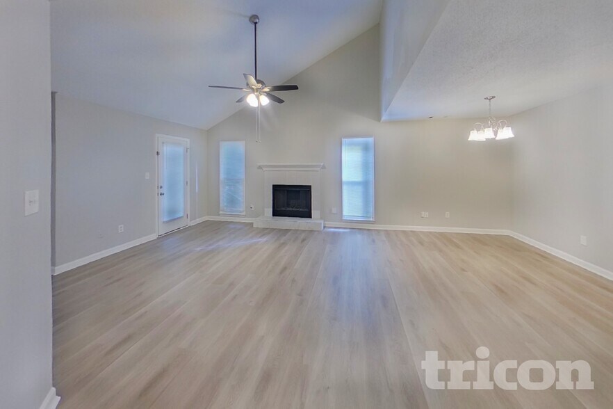 Building Photo - 909 Dogwood Ln
