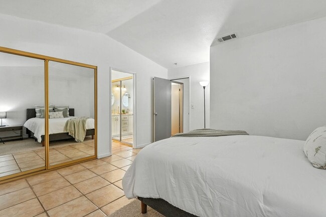 Building Photo - Single-Story 3 Bedroom Home in Quiet El Dorado Cul-De-Sac! Dog Friendly!