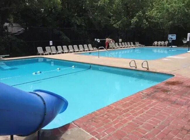 Building Photo - 4009 E 88th St