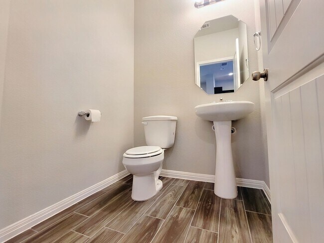 Building Photo - Stunning 3-Bedroom Home in Leander! Availa...