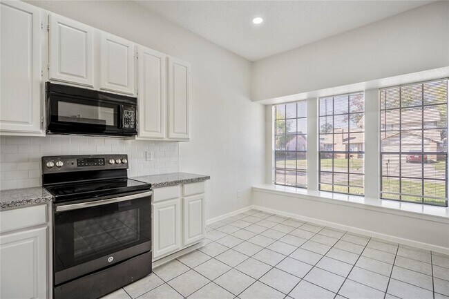 Building Photo - 11030 Hidden Bend Dr