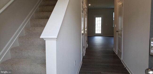 Building Photo - 186 Caterpillar Dr