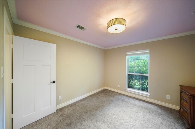 Building Photo - 143 Linnwood Dr