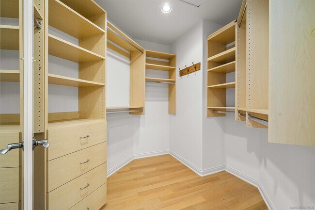 Building Photo - 1355 Caminito Balada