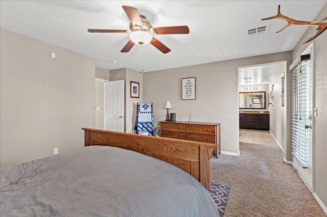 Building Photo - 3 bedroom Home in Summerlin with a Large B...