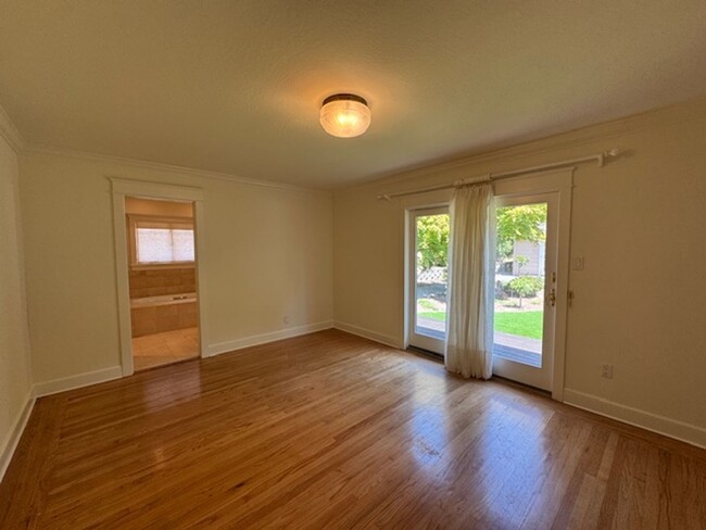 Building Photo - Beautiful updated single level Lafayette h...