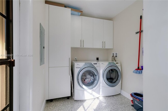 Building Photo - 16102 SW 98th Ave