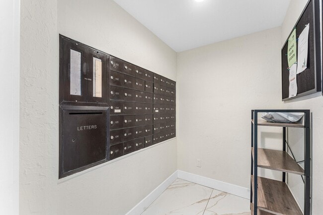 Building Photo - 6662 Boca Del Mar Dr