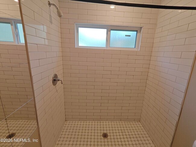 Building Photo - 8153 Thrasher Ave