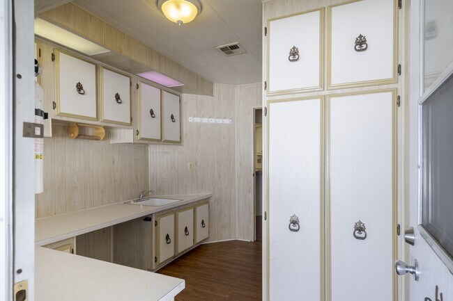 Building Photo - 25361 De Waide Ave