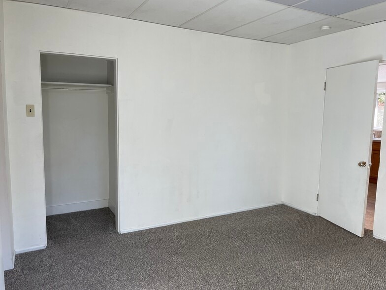 Building Photo - 235 S 300 E