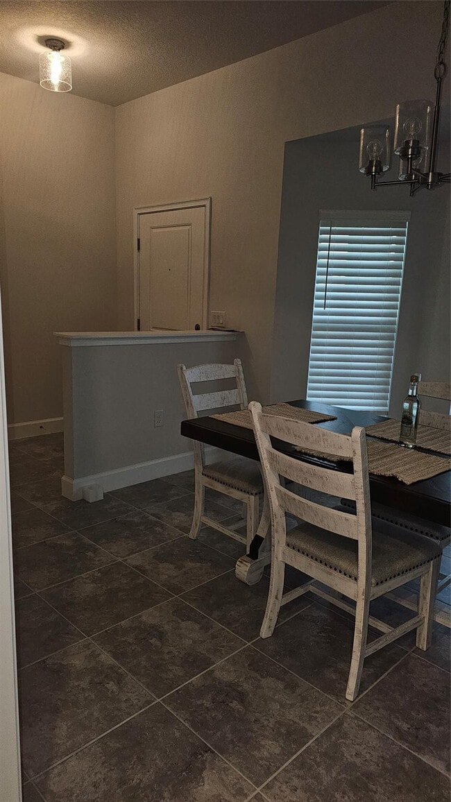 Building Photo - 1884 Middlebury Drive